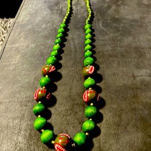 Unisex green necklace